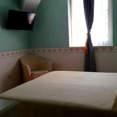 Hotel Caroline 4*