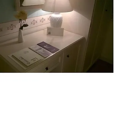 Hotel Caroline Ξενοδοχείο Brusimpiano