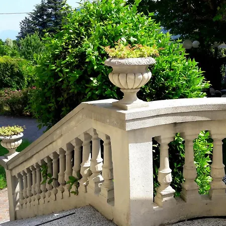 Hotel Caroline Ξενοδοχείο 4*